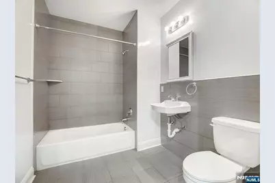 90 Clinton 204 #204, Newark, NJ 07114 - Photo 13