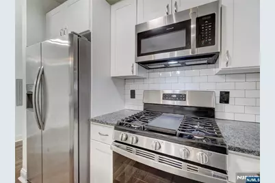90 Clinton 204 #204, Newark, NJ 07114 - Photo 5