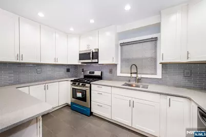 230 Avenue A, Bayonne, NJ 07002 - Photo 27