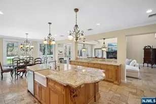 8 Willow Dr, Englewood Cliffs, NJ 07632 - Photo 11
