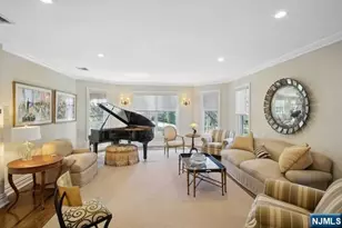 8 Willow Dr, Englewood Cliffs, NJ 07632 - Photo 9
