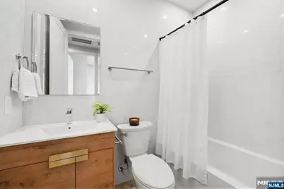 126 De Kalb Avenue, Jersey City, NJ 07306 - Photo 23