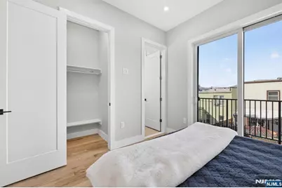 126 De Kalb Avenue, Jersey City, NJ 07306 - Photo 27