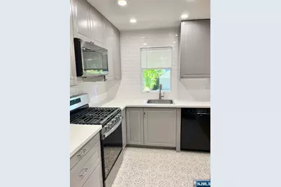 678 Grove Street, Ridgewood, NJ 07450 - Photo 3