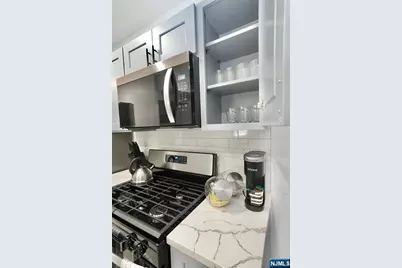 189 Summit Cross, Rutherford, NJ 07070 - Photo 7