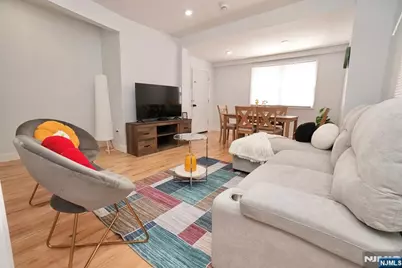 189 Summit Cross, Rutherford, NJ 07070 - Photo 3