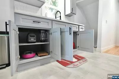 189 Summit Cross, Rutherford, NJ 07070 - Photo 9