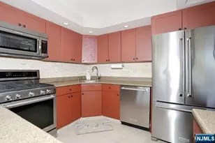 1 Horizon Road 619, Fort Lee, NJ 07024 - Photo 17