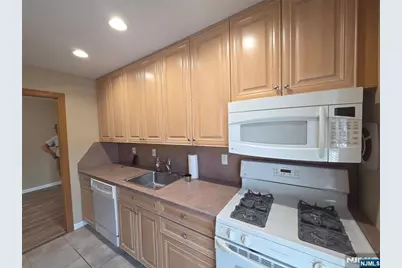 1628 Valley Street 2A #2A, Fort Lee, NJ 07024 - Photo 13