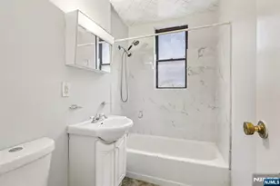 262 Clendenny Ave 6, Jersey City, NJ 07304 - Photo 17