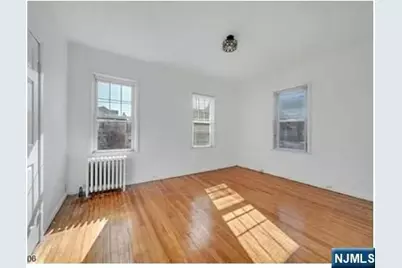 649 New Jersey Avenue 2 #2, Lyndhurst Township, NJ 07071 - Photo 5