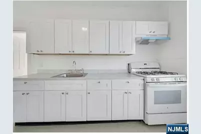 649 New Jersey Avenue 2 #2, Lyndhurst Township, NJ 07071 - Photo 1