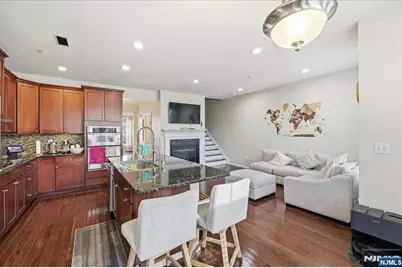 41 Creekside Court, Secaucus, NJ 07094 - Photo 15