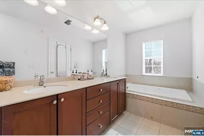 41 Creekside Court, Secaucus, NJ 07094 - Photo 37