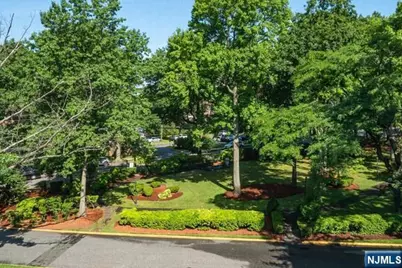 2330 Linwood Avenue 4C #4C, Fort Lee, NJ 07024 - Photo 5