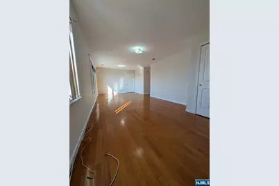 226 Newark Avenue 2 #2, Lyndhurst Township, NJ 07071 - Photo 3