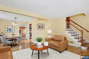 90 Arnot Pl, Paramus, NJ 07652 - Photo 5