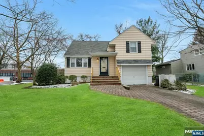 90 Arnot Place, Paramus, NJ 07652 - Photo 23