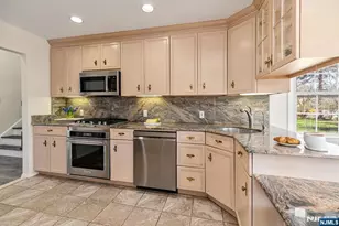 145 Merritt Dr, Oradell, NJ 07649 - Photo 9