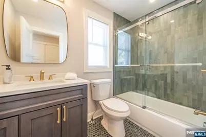 129 Essex Avenue, Bloomfield, NJ 07003 - Photo 31