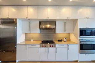 9 Somerset Ln 305, Edgewater, NJ 07020 - Photo 1