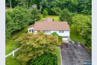 4 Schubert Lane, Paramus, NJ 07652 - Photo 1