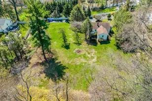 4 Schubert Ln, Paramus, NJ 07652 - Photo 13