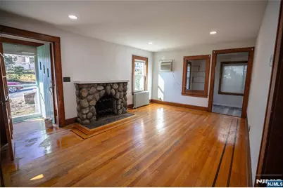 31 Spring Valley Avenue Whole House. #Whole house., Paramus, NJ 07652 - Photo 13