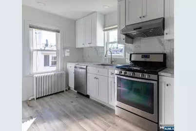 31 Spring Valley Avenue Whole House. #Whole house., Paramus, NJ 07652 - Photo 7