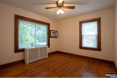 31 Spring Valley Avenue Whole House. #Whole house., Paramus, NJ 07652 - Photo 21