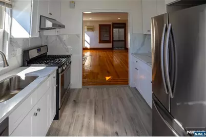 31 Spring Valley Avenue Whole House. #Whole house., Paramus, NJ 07652 - Photo 11