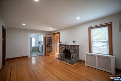 31 Spring Valley Avenue Whole House. #Whole house., Paramus, NJ 07652 - Photo 5