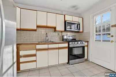 145 River Drive, Elmwood Park, NJ 07407 - Photo 7