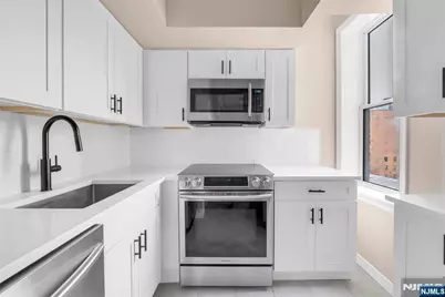 6816 Bellevue Avenue 3A #3A, Guttenberg, NJ 07093 - Photo 7