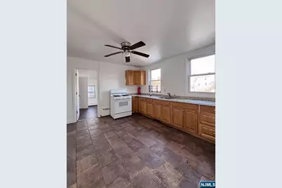 9 Sparrow Street, Paterson, NJ 07524 - Photo 15