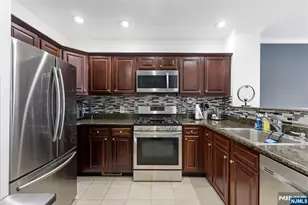 324 The Promenade, Edgewater, NJ 07020 - Photo 11