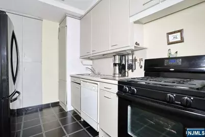 3 Horizon Road 815 #815, Fort Lee, NJ 07024 - Photo 13