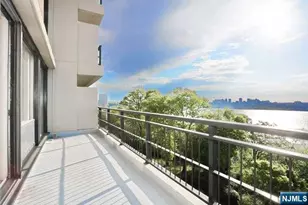 1 Horizon Road 605, Fort Lee, NJ 07024 - Photo 3