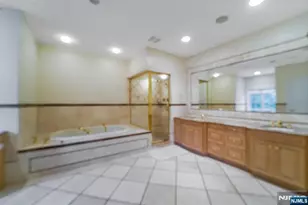 1 Euclid Rd, Fort Lee, NJ 07024 - Photo 27