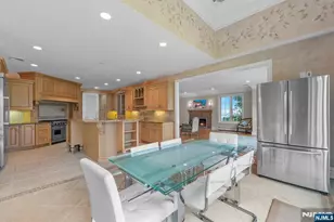 1 Euclid Rd, Fort Lee, NJ 07024 - Photo 15