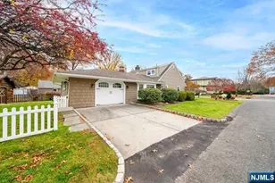 71 Day Ave, Tenafly, NJ 07670 - Photo 15