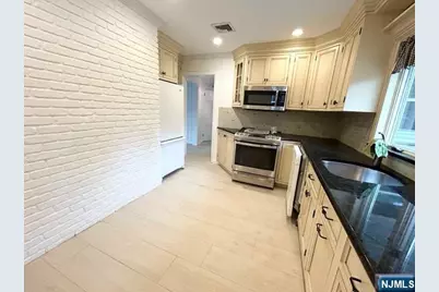 71 Day Avenue, Tenafly, NJ 07670 - Photo 7