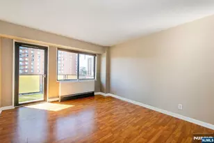 150 Overlook Ave 8J, Hackensack, NJ 07601 - Photo 5