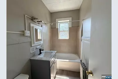 16 Irving Street C6 #C6, Newark, NJ 07104 - Photo 9