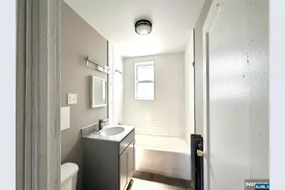 17 Elwood Place 305 #305, Newark, NJ 07104 - Photo 7