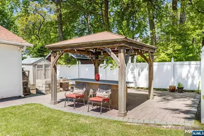 87 W Forest Avenue, Teaneck Township, NJ 07666 - Photo 27