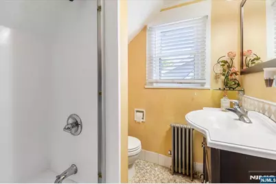 87 W Forest Avenue, Teaneck Township, NJ 07666 - Photo 17