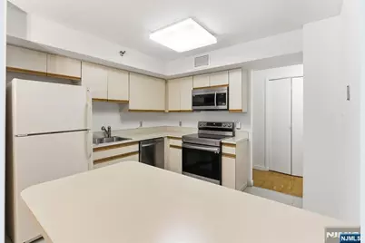 316 Prospect Avenue 3C #3C, Hackensack, NJ 07601 - Photo 9