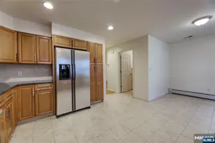 425 West Street B, Fort Lee, NJ 07024 - Photo 9