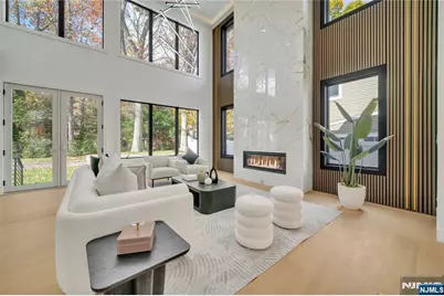 801 Godwin Road, Paramus, NJ 07652 - Photo 5